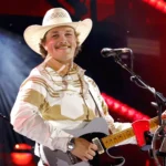 Country Music Star Doesn’t Miss A Beat After Firing Popular Band Members