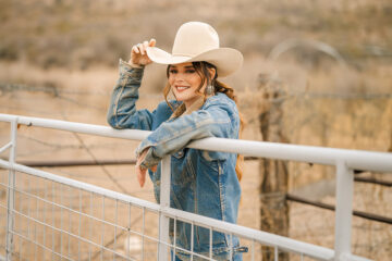 Jenna Paulette Releases Empowering New Song “Maggie’s Song (Old Blue Jeans)”